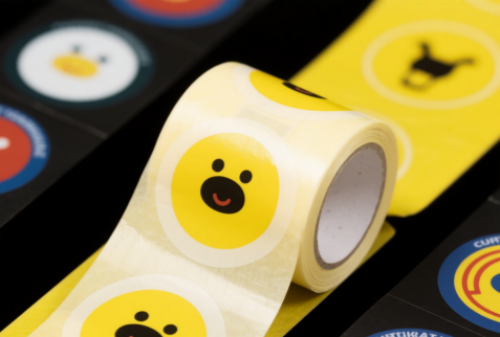 Revolucione su flujo de trabajo de etiquetas adhesivas utilizando un sistema de control láser avanzado